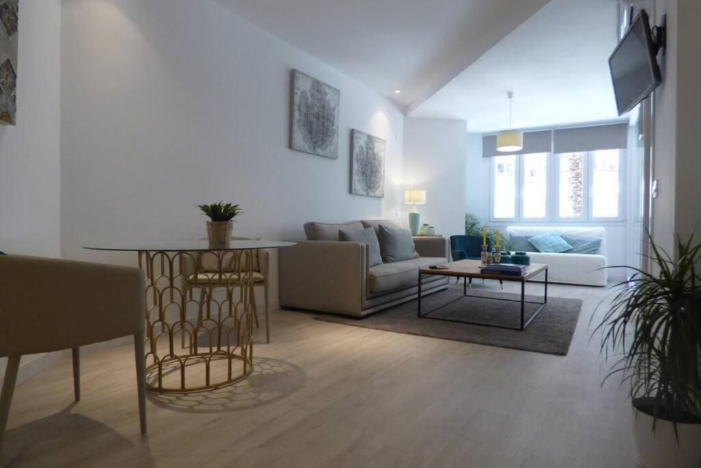 Nuevo Apartamento Lujo Playa Malagueta-Centro Малага Екстериор снимка