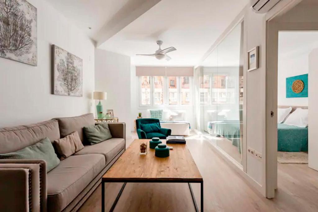 Nuevo Apartamento Lujo Playa Malagueta-Centro Малага Екстериор снимка